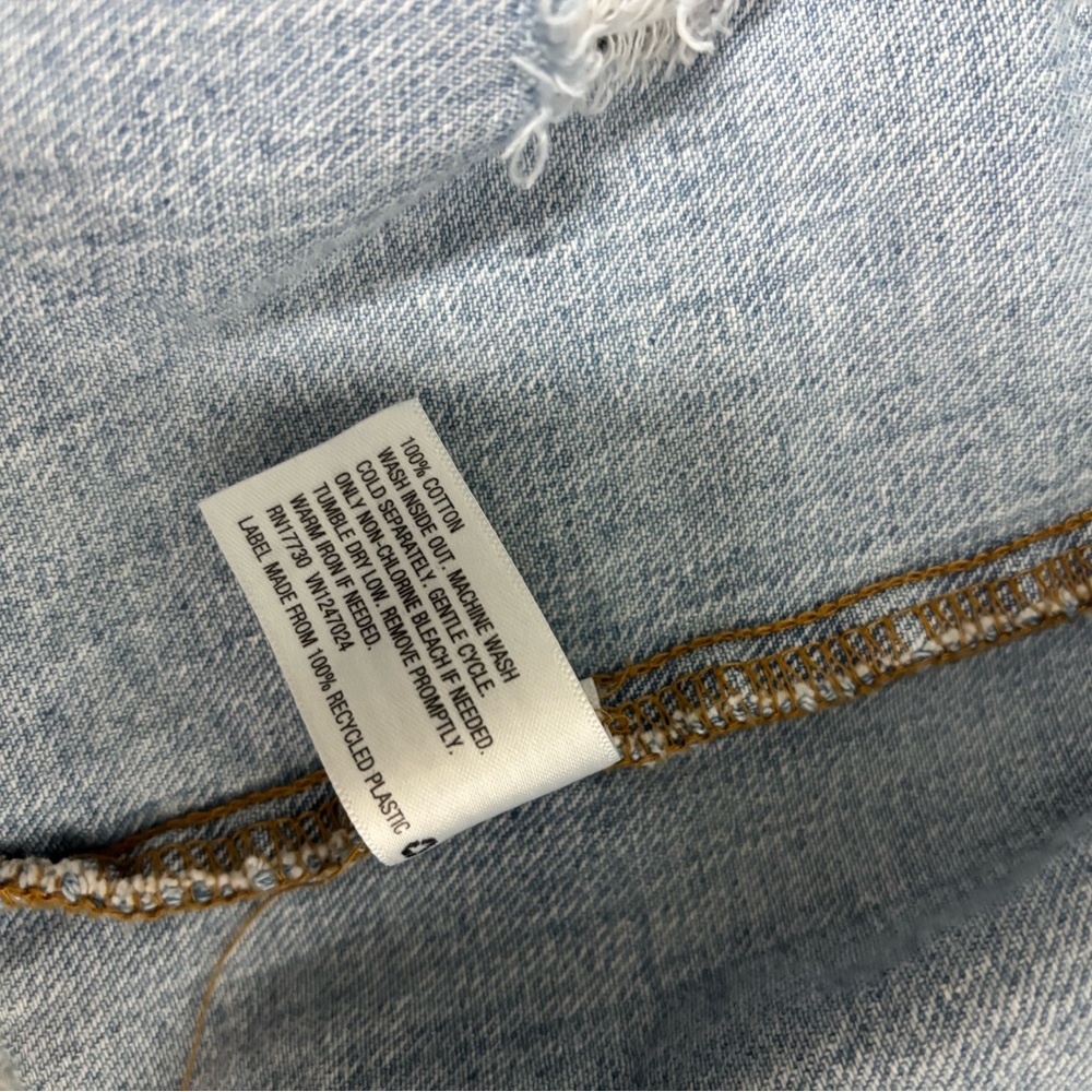 Wild Fable Light Washed Distressed Denim Jacket Cropped Fit Women’s Size Large - Picture 4 of 9